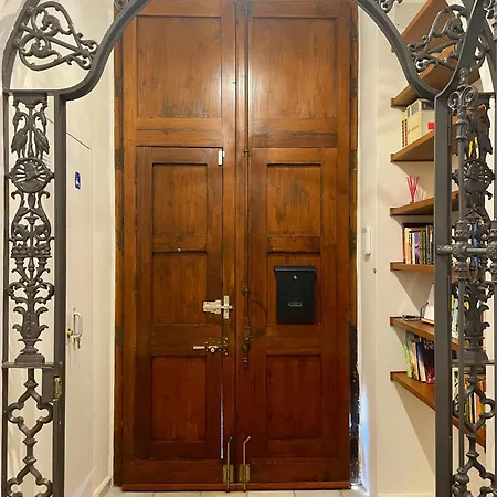 Piso Con Patio, 3 Habitaciones, En La Goleta Apartment *