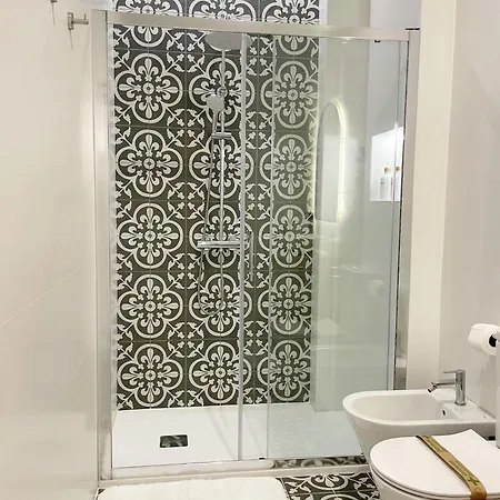 Piso Con Patio, 3 Habitaciones, En La Goleta Apartment *