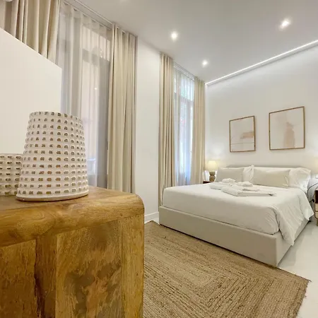 Apartment Piso Con Patio, 3 Habitaciones, En La Goleta *